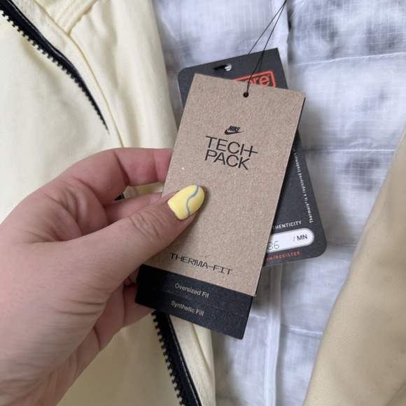 Nike Therma-Fit Tech Pack 3-1 jacket Women's Size XL Butter Yellow NWT Puffer - Picture 6 of 13